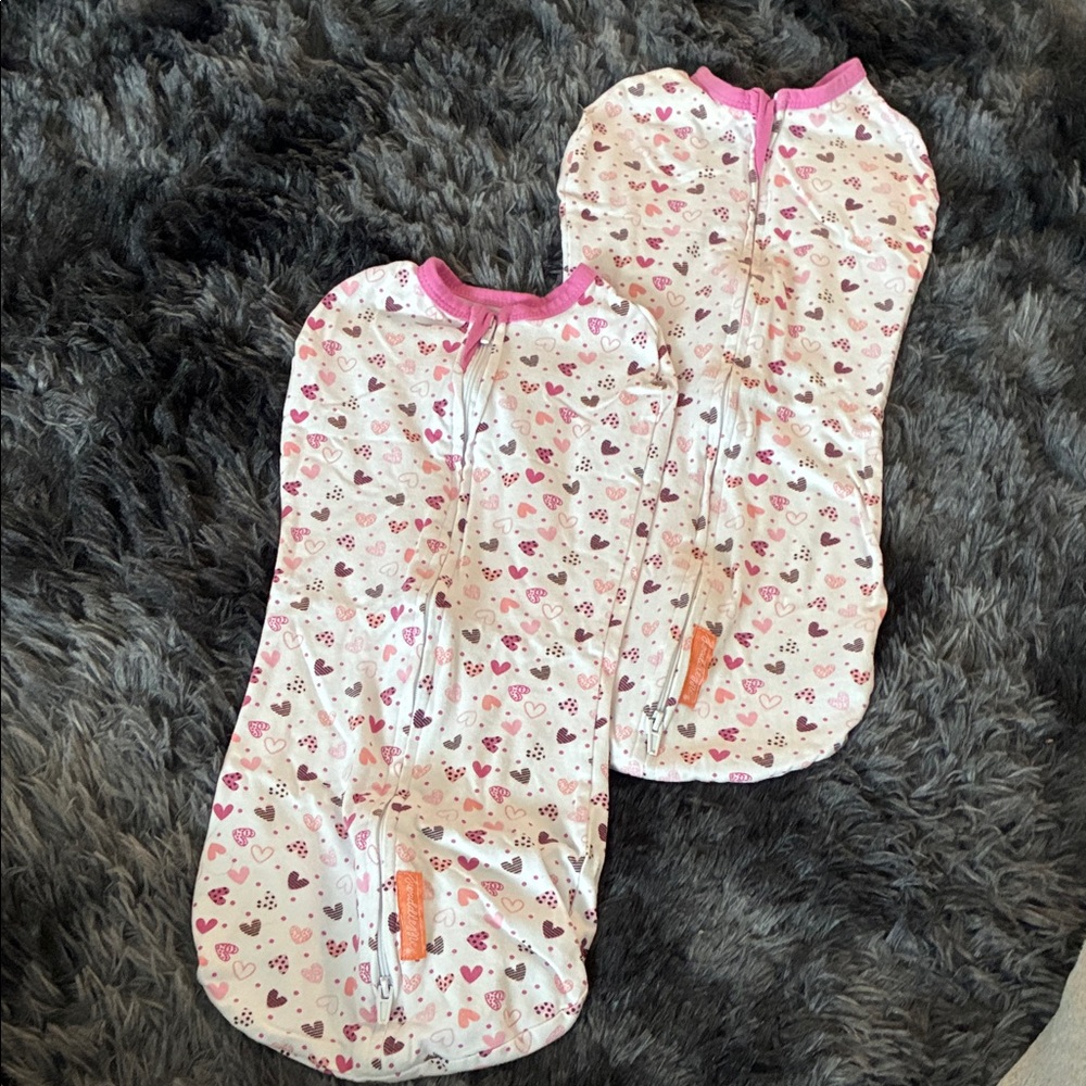 🟢SwaddleMe Pink and Brown Heart Swaddle